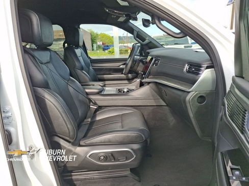 Used 2023 Jeep Wagoneer L Series II AWD/4WD image 27