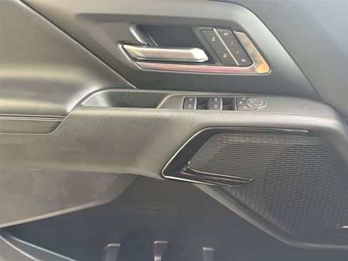 Used 2025 Chevrolet Silverado EV LT AWD/4WD image 19