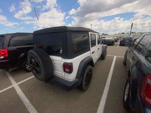 Used 2018 Jeep Wrangler Unlimited Sport S AWD/4WD image 11