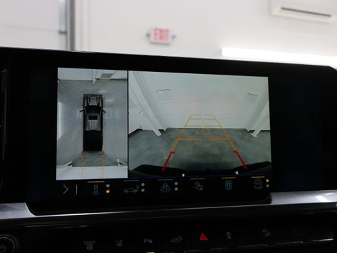 Used 2025 Chevrolet Silverado 2500 LT w/ Trail Boss Package image 15