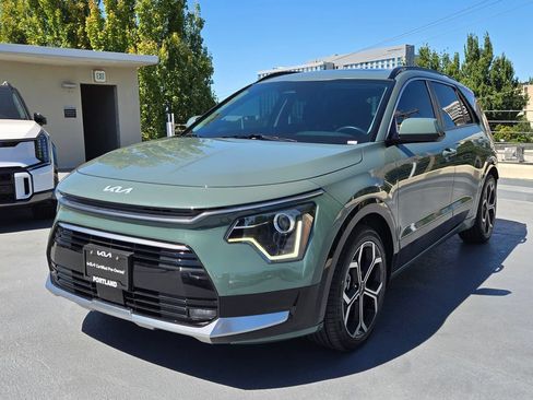 Used 2023 Kia Niro EX Touring FWD image 7