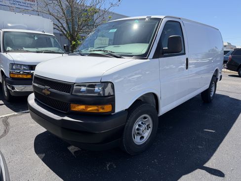 New 2026 Chevrolet Express 2500 w/ Driver Convenience Package RWD image 4