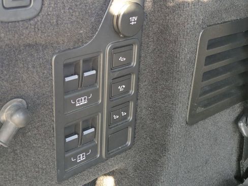 Used 2019 Land Rover Discovery HSE Luxury image 13