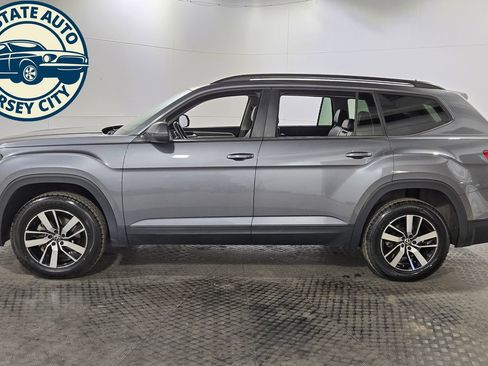 Used 2023 Volkswagen Atlas SE AWD/4WD image 4
