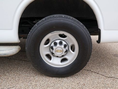 Used 2024 Chevrolet Express 2500 w/ Driver Convenience Package RWD image 24