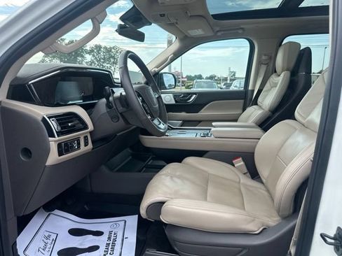 Used 2024 Lincoln Navigator Reserve AWD/4WD image 32