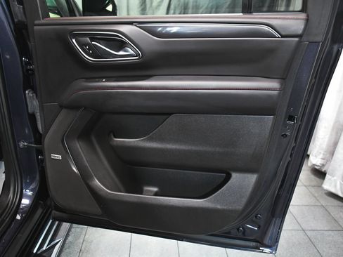 Used 2024 Chevrolet Suburban RST w/ Luxury Package AWD/4WD image 14