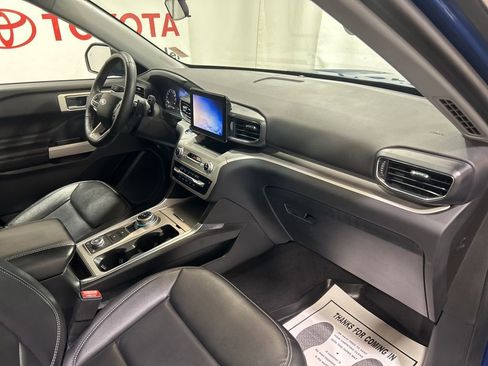 Used 2020 Ford Explorer XLT w/ Equipment Group 202A image 12