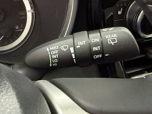 Used 2026 Toyota Highlander XLE AWD/4WD image 12