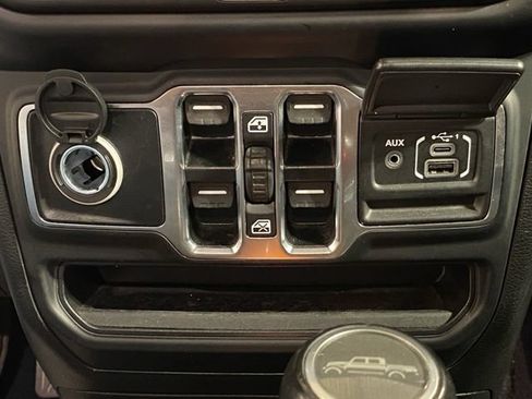 Used 2023 Jeep Gladiator Overland w/ Popular Equipment Package AWD/4WD image 36