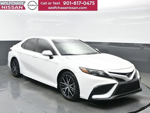 Used 2023 Toyota Camry SE FWD image 8