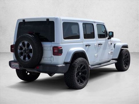 Used 2018 Jeep Wrangler Unlimited Sahara AWD/4WD image 5