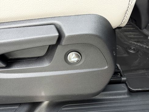 New 2026 Honda Pilot Touring image 17