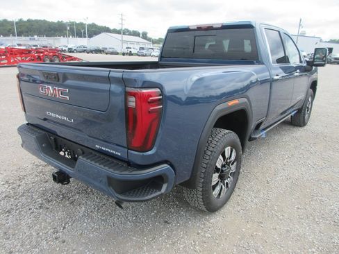 New 2026 GMC Sierra 2500 Denali w/ Denali Reserve Package AWD/4WD image 4