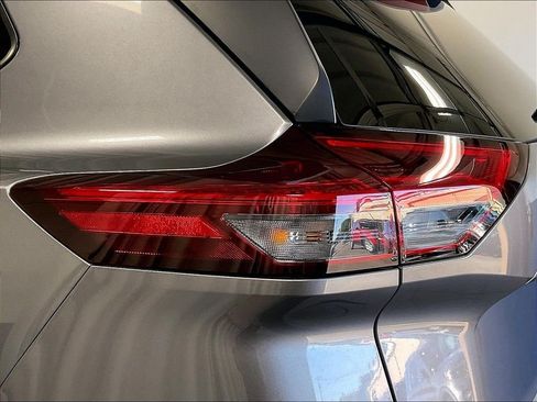 Certified 2023 Nissan Rogue SV w/ SV Premium B Package AWD/4WD image 34