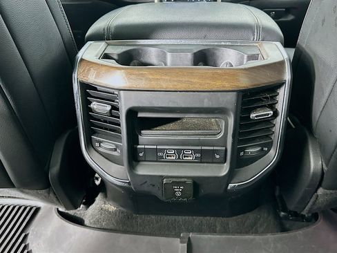 Used 2022 RAM 1500 Laramie AWD/4WD image 22