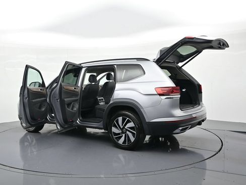 Used 2026 Volkswagen Atlas SE FWD image 25