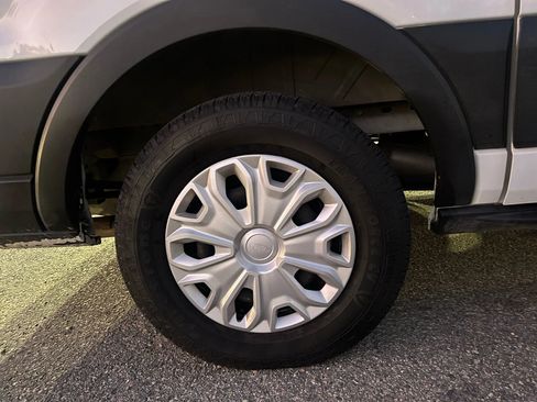 Used 2019 Ford Transit 150 XLT image 6