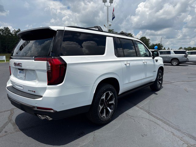 New 2026 GMC Yukon XL AT4 Ultimate AWD/4WD image 3