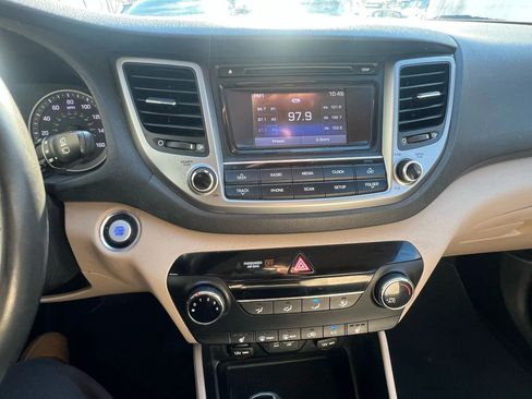 Used 2017 Hyundai Tucson Sport image 18