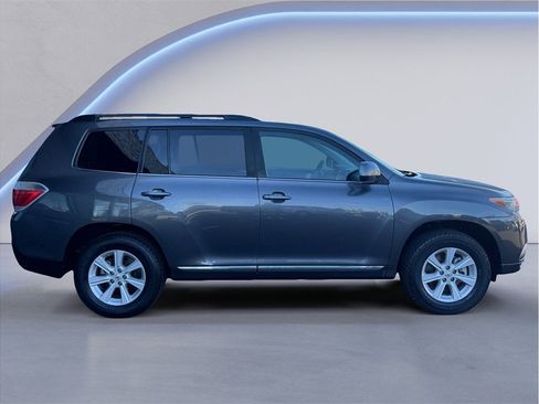 Used 2012 Toyota Highlander FWD w/ Tech Pkg image 7