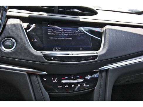 New 2025 Cadillac XT5 Luxury image 15