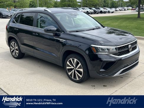 Certified 2023 Volkswagen Taos SE w/ Panoramic Sunroof Package FWD image 1