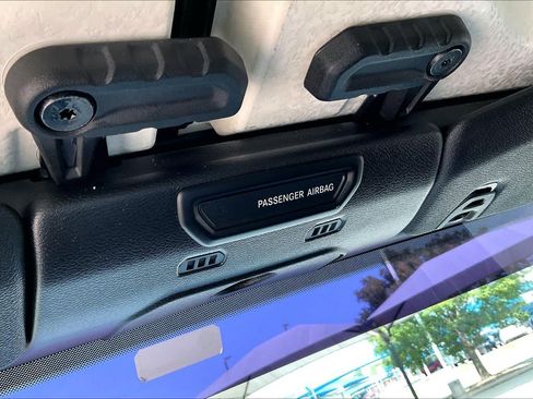 Used 2020 Jeep Wrangler Sport AWD/4WD image 32