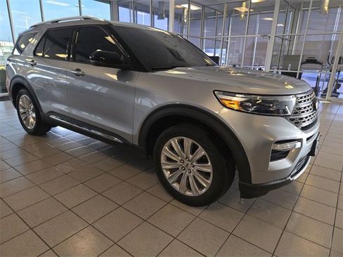 Used 2020 Ford Explorer Limited image 2
