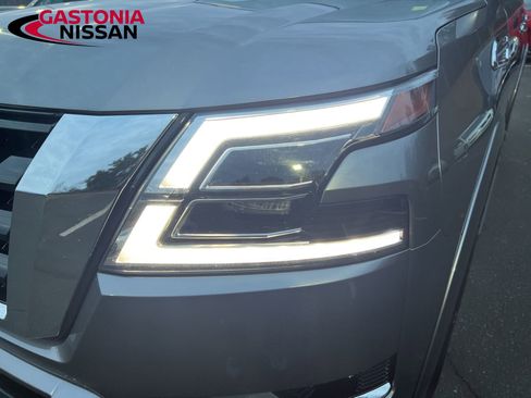 Used 2023 Nissan Armada SV image 6