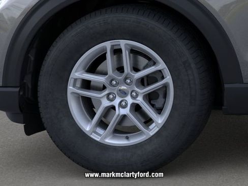 New 2026 Ford Explorer Active RWD image 19