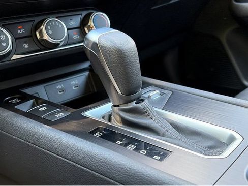 Certified 2025 Nissan Kicks SV FWD image 15