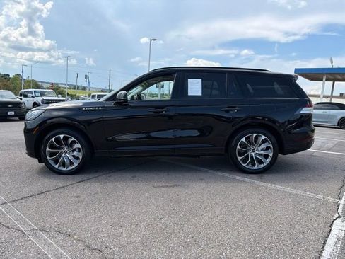 Used 2025 Lincoln Aviator AWD w/ Jet Appearance Package image 4