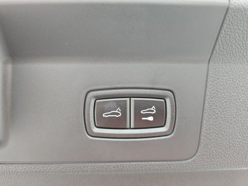 Certified 2026 Porsche Panamera image 15