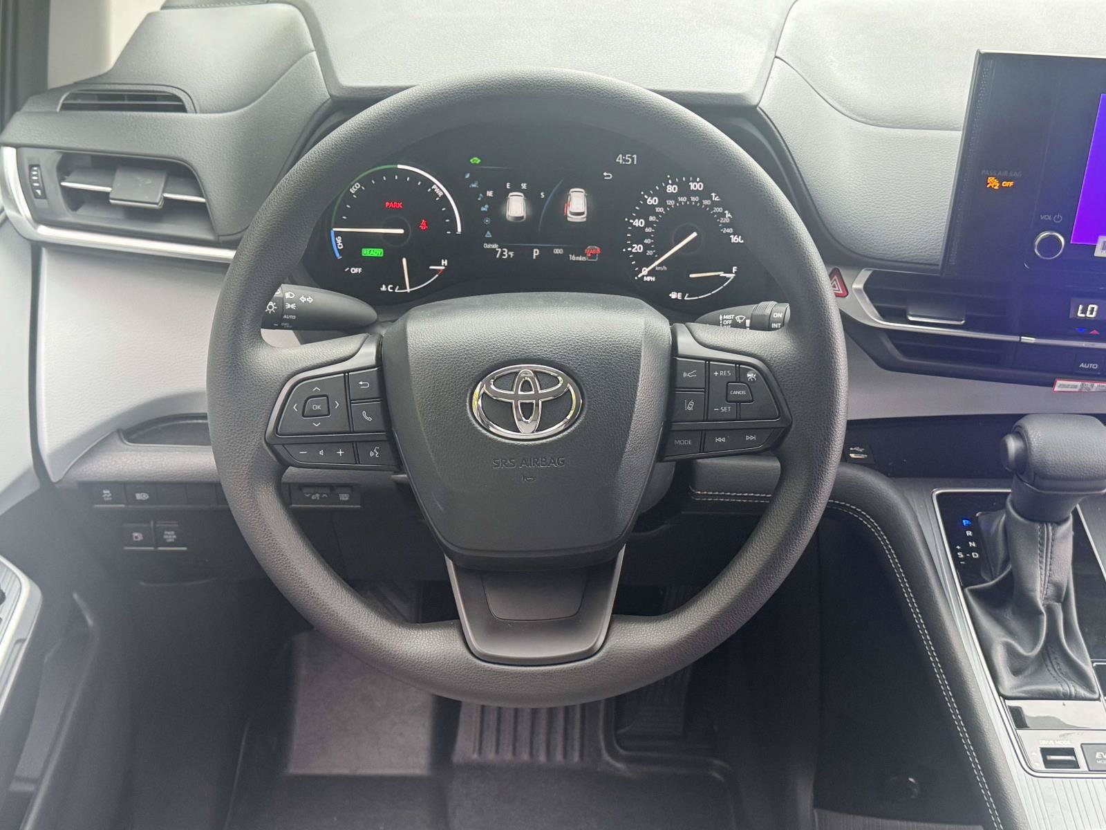 Used 2026 Toyota Sienna LE FWD image 14