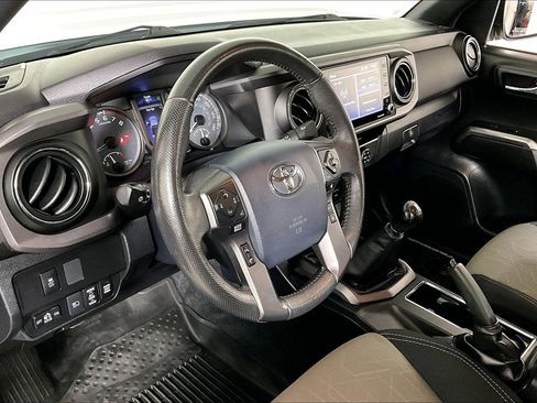 Used 2020 Toyota Tacoma TRD Sport image 13
