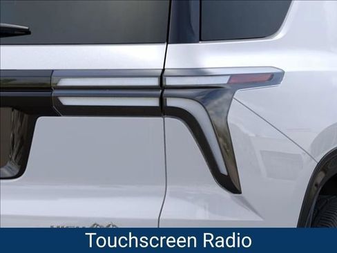 New 2026 Chevrolet Traverse High Country w/ LPO, Floor Liner Package FWD image 12