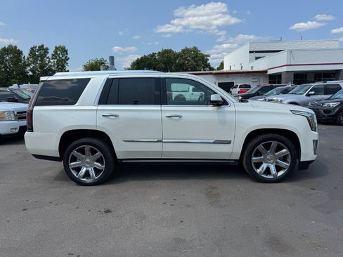 Used 2015 Cadillac Escalade Premium AWD/4WD image 6