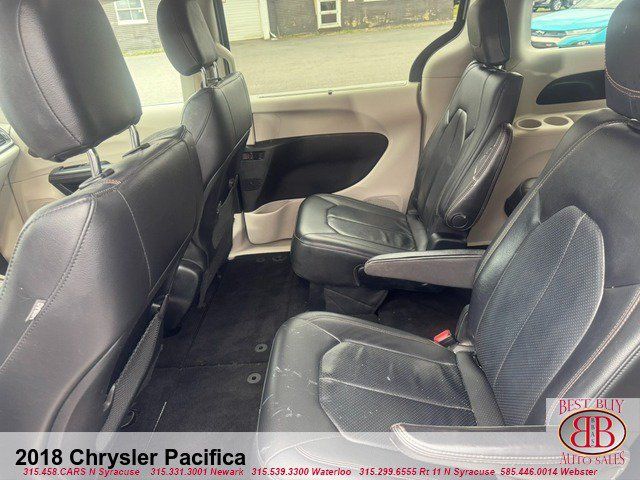 Used 2018 Chrysler Pacifica Touring-L FWD image 12