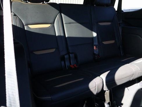 Used 2021 GMC Yukon AT4 w/ Technology Package image 17