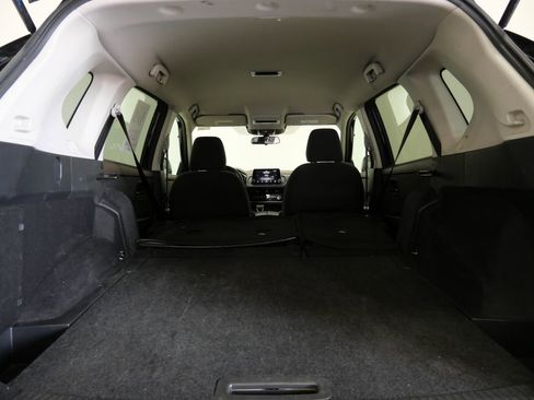 Used 2023 Nissan Rogue S FWD image 25