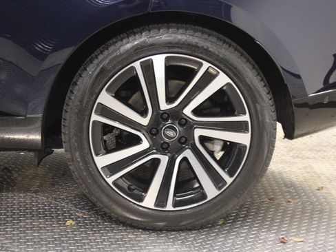 Used 2023 Land Rover Range Rover SE image 17