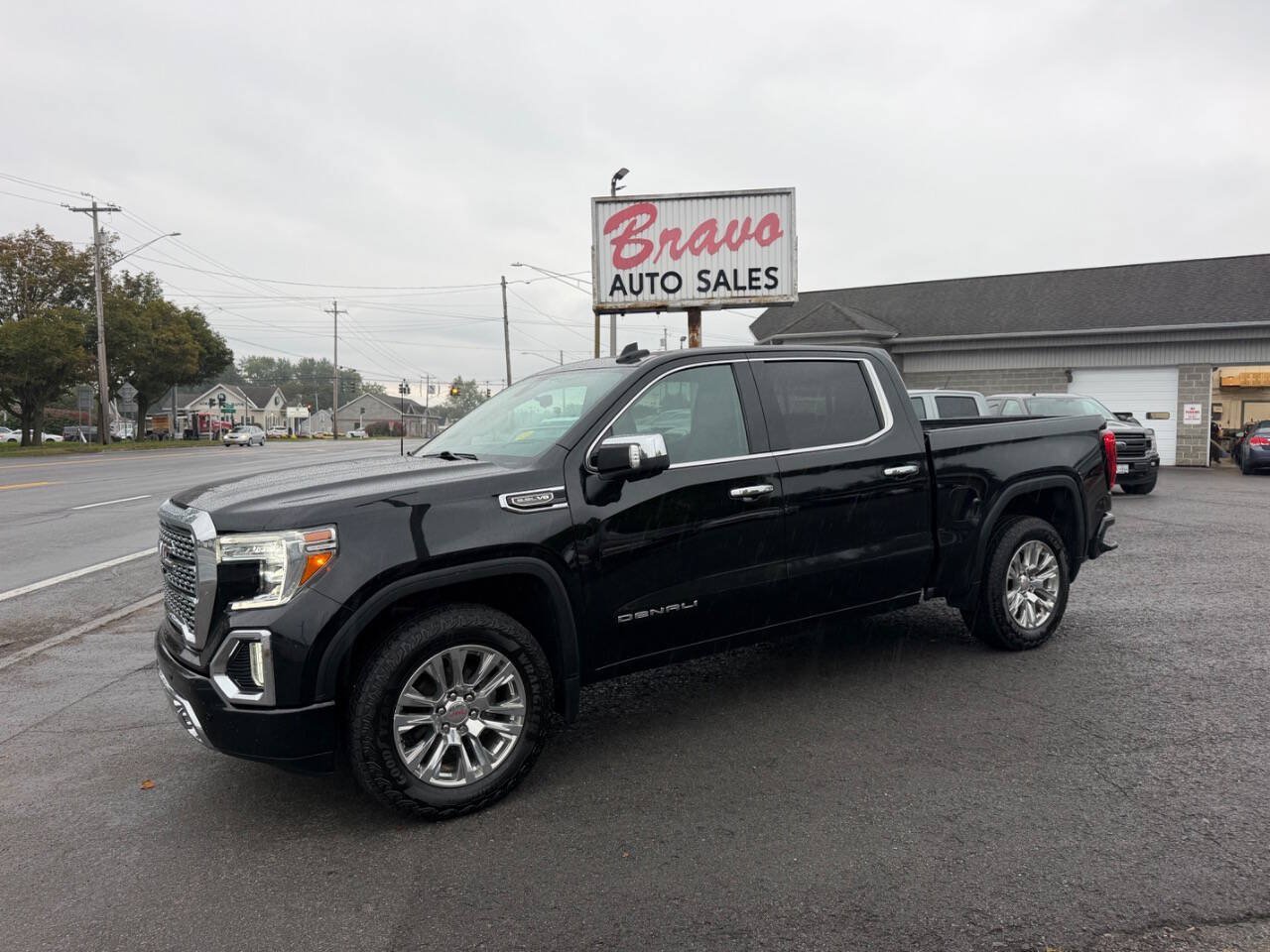 Used 2020 GMC Sierra 1500 Denali w/ Technology Package AWD/4WD image 1