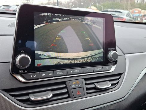 Certified 2024 Nissan Altima 2.5 SR image 17