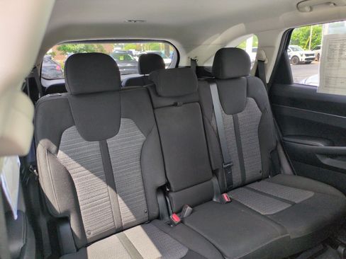 Certified 2023 Kia Sorento LX FWD image 26