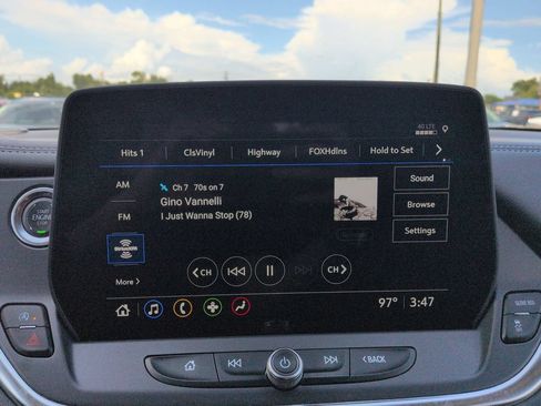 Used 2025 Chevrolet Blazer LT AWD/4WD image 18