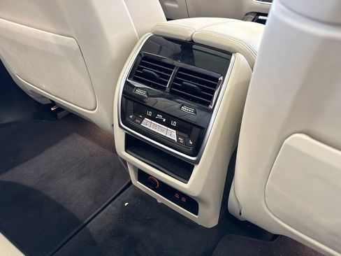 Used 2024 BMW X7 xDrive40i w/ M Sport Package AWD/4WD image 51
