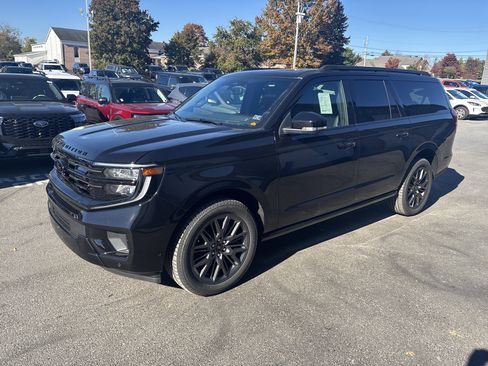 New 2025 Ford Expedition Max Platinum w/ Stealth Performance Package image 8