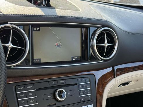 Used 2017 Mercedes-Benz SL 550 image 10