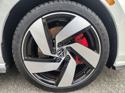 Used 2022 Volkswagen GTI S image 19
